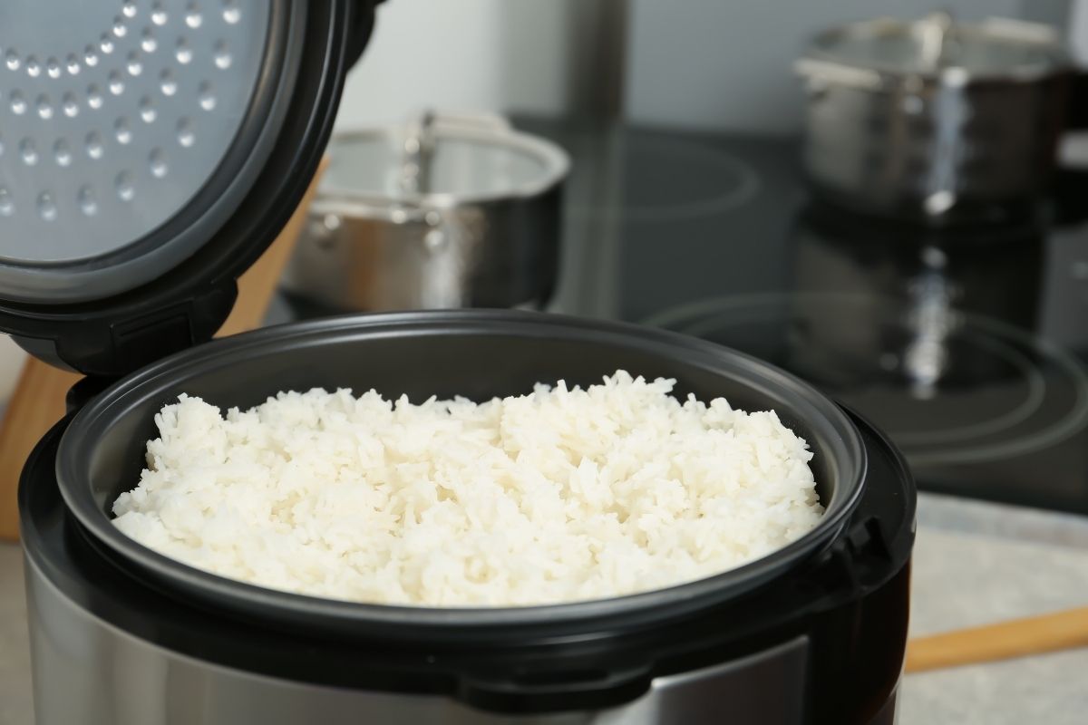 how to reheat rice in a rice cooker